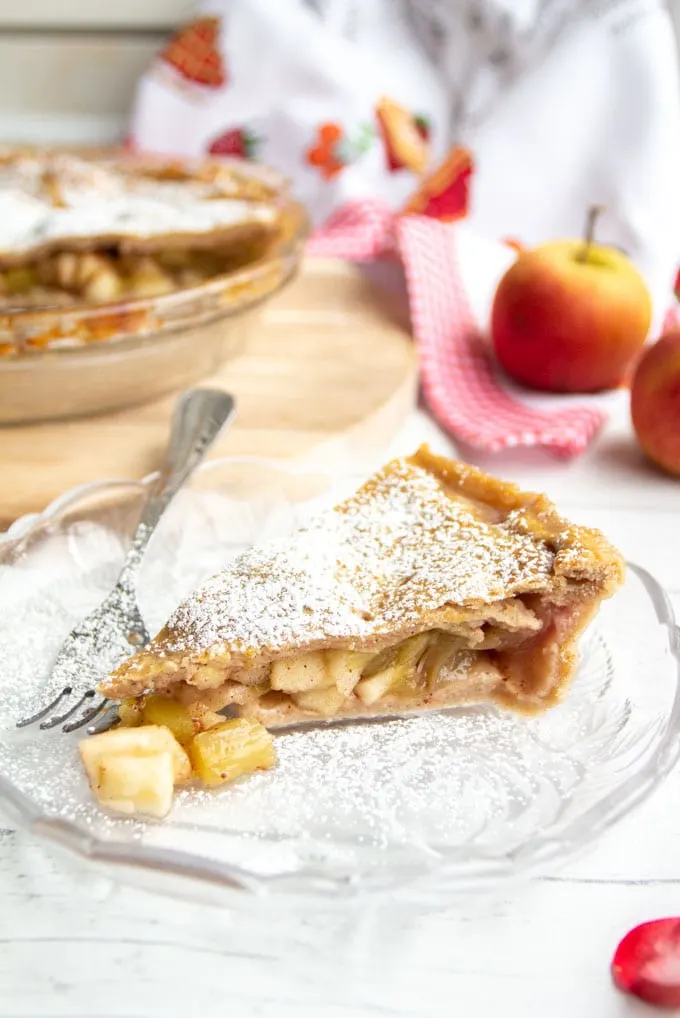 Mom's Easy Apple Pie - The Seasoned Mom