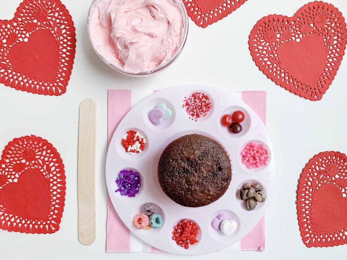 Valentine treats for kids art palette cupcake decorating.